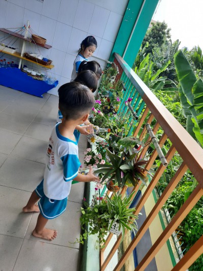 Trẻ làm những việc đơn giản nhất