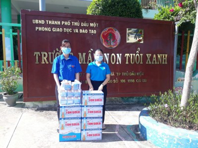 CĐCS Trường Mầm non Tuổi Xanh Đồng hành cùng Địa phương Hỗ trợ Phòng Chống Dịch Covid – 19