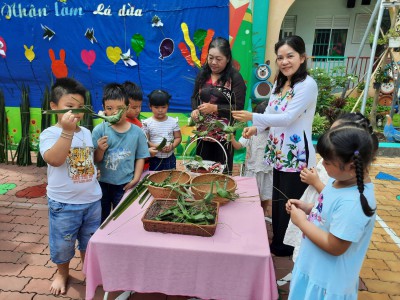 Bé sáng tạo cùng lá dừa!
