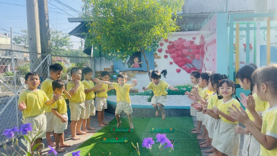 VẬN ĐỘNG CÙNG BÉ