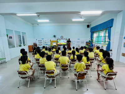 Ứng dụng công nghệ thông tin trong hoạt động dạy trẻ làm quen với chữ cái