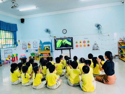BÉ KHÁM PHÁ “HÀNH TRÌNH KỲ DIỆU CỦA HẠT ĐẬU”