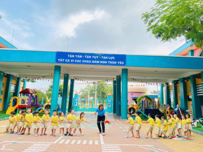 TRÒ CHƠI VẬN ĐỘNG VỚI SỰ PHÁT TRIỂN THỂ LỰC CỦA TRẺ.