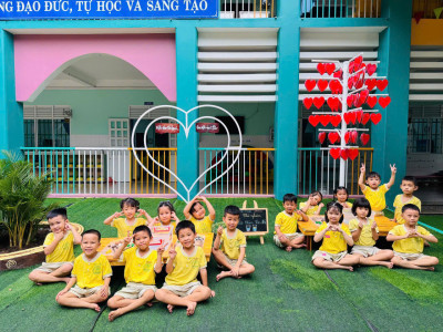 Cùng bé thử nghiệm "Vật chìm - vật nổi"