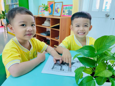 Các bé lớp Chồi 1 – Trường Mầm non Tuổi Xanh rất háo hức khi đến tham quan Không gian văn hoá Bác Hồ.