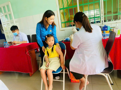 📌 Hoạt động tiêm vắc - xin và tăng cường phòng, chống dịch bệnh tại trường mầm non Tuổi Xanh