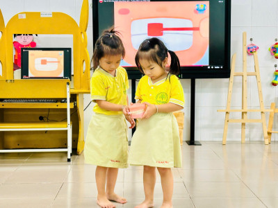 🦷 Chăm răng đúng cách – Bé tự tin đến lớp 🌈