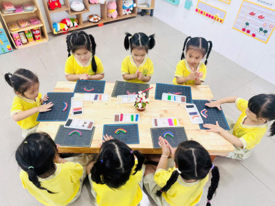 HOẠT ĐỘNG TẠO HÌNH CẦU VỒNG