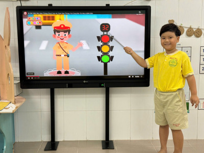 GIÁO DỤC AN TOÀN GIAO THÔNG CHO BÉ – NGAY TỪ NHỮNG BƯỚC NHỎ 🚦