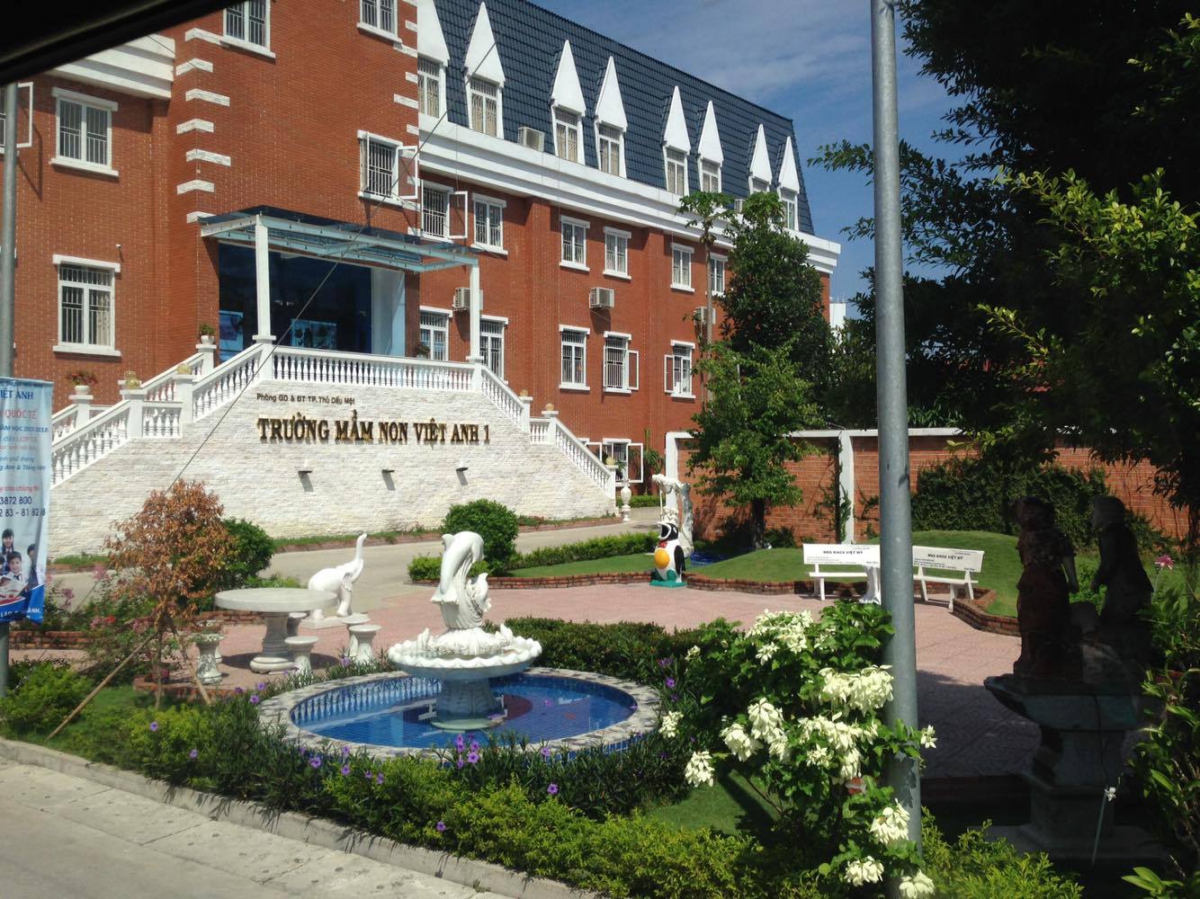 Buổi thăm quan trường trung tiểu học Việt Anh của các bé khối lá NH 2016-2017