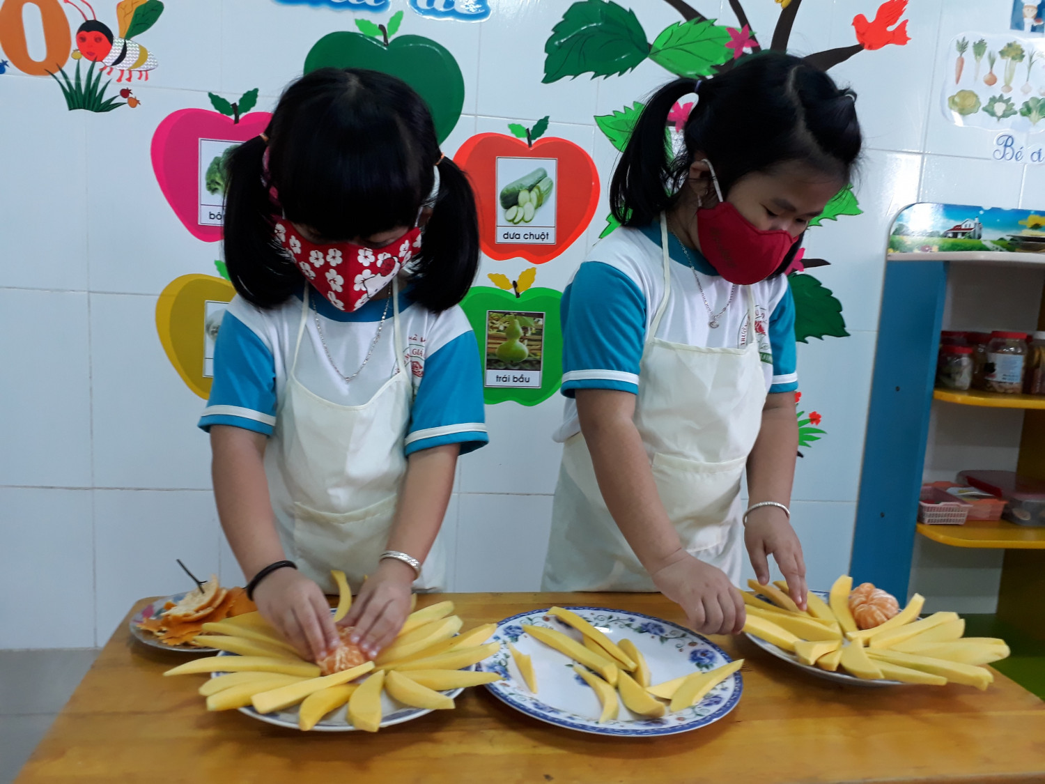 Bé tập làm người lớn!
