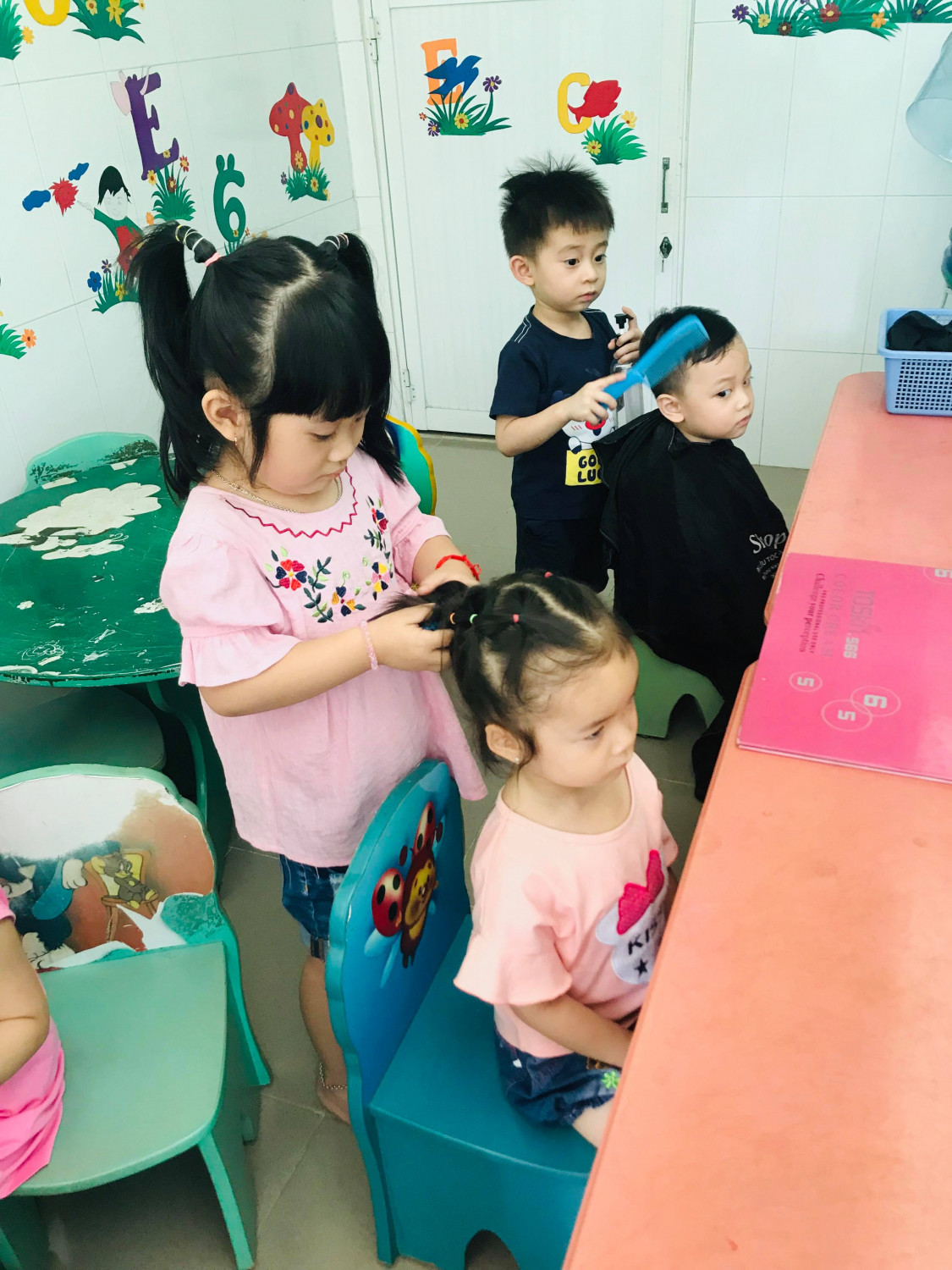 Ai muốn làm đẹp không nè! Hãy ghé tiệm tóc Mầm 2 nha!
