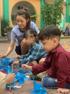 Hôm nay bé vui không?