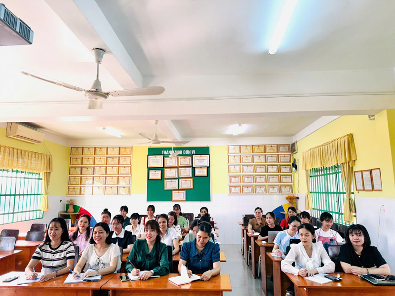 Hội nghị tập huấn chuyên đề "Ứng dụng công nghệ Trí tuệ nhân tạo Al trong công tác giảng dạy