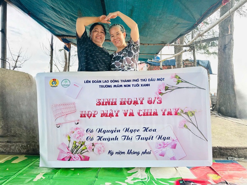 CHIA TAY GIÁO VIÊN NGHỈ HƯU THẮM TÌNH ĐỒNG NGHIỆP