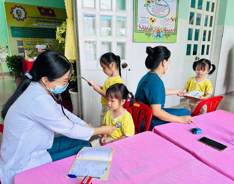 KHÁM SỨC KHOẺ CHO TRẺ ĐỊNH KỲ ĐỢT 2