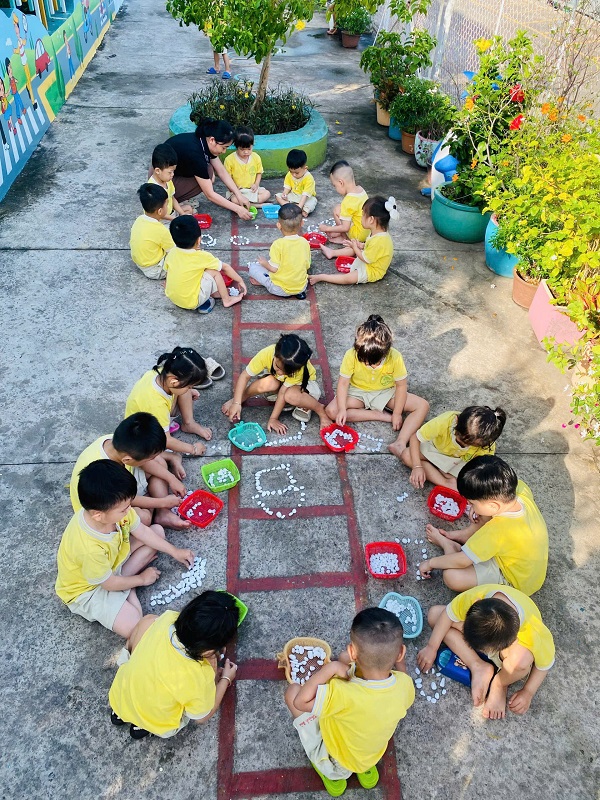 VUI CHƠI CÙNG BÉ