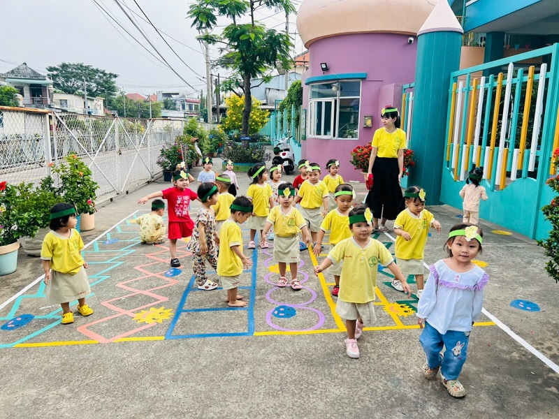 HOẠT ĐỘNG NGOÀI TRỜI