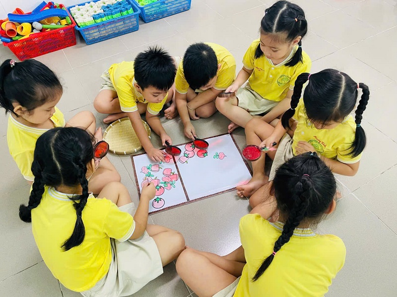 BÉ VUI HỌC CHỮ