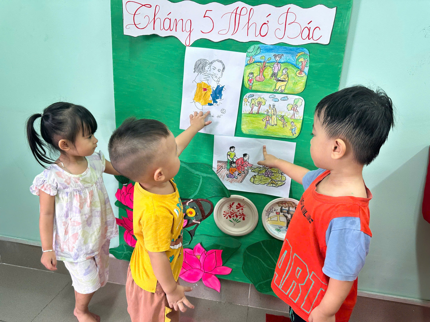 Bé học ngoan theo gương Bác Hồ