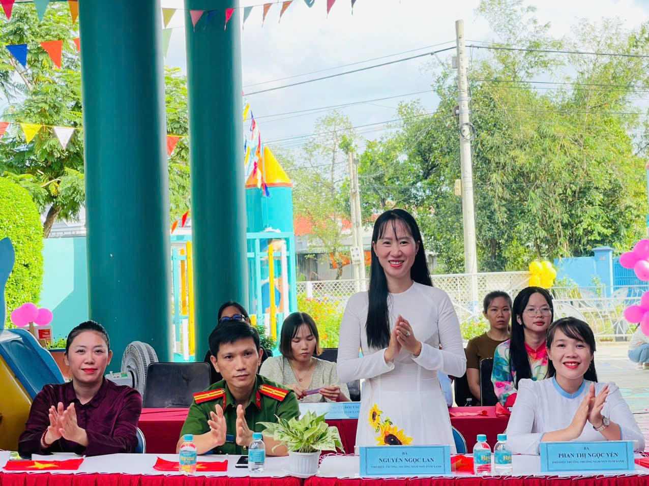 dai bieu Lan