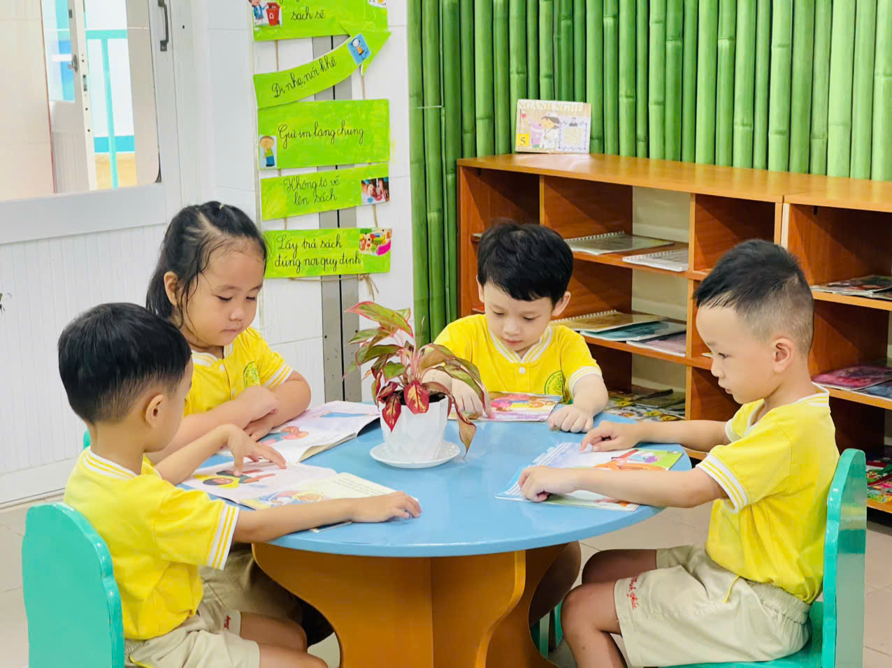 ⭐ Đọc truyện mỗi ngày, các con sẽ học được nhiều điều hay 🌟