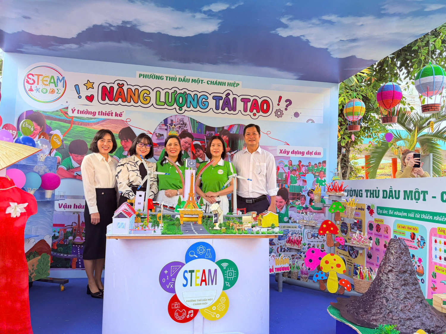 z7449834017366 599321d8d7e83d69e4d4acf664ce688b