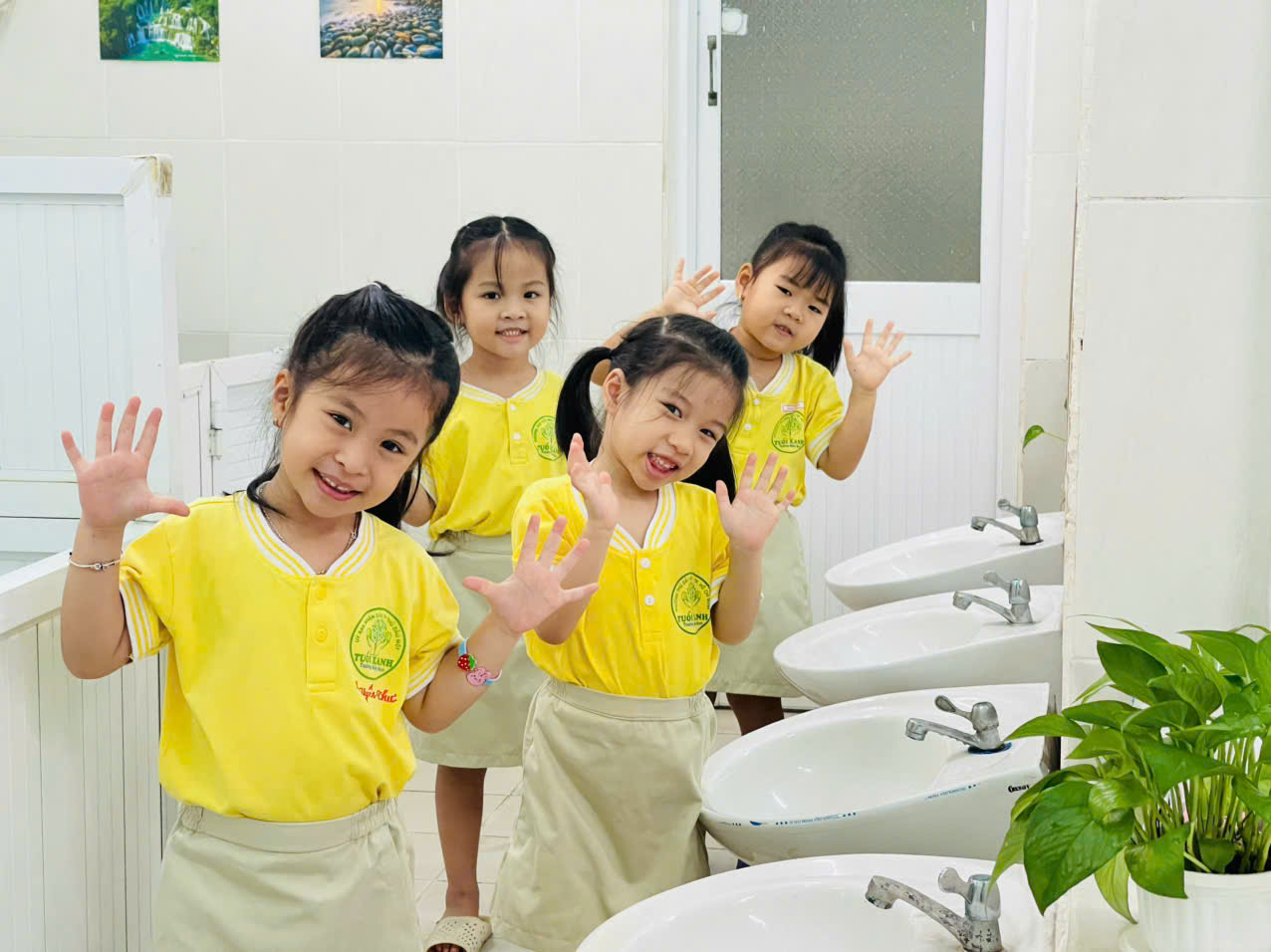 👉 Bé rửa tay ngoan – bé luôn vui 🧼💖