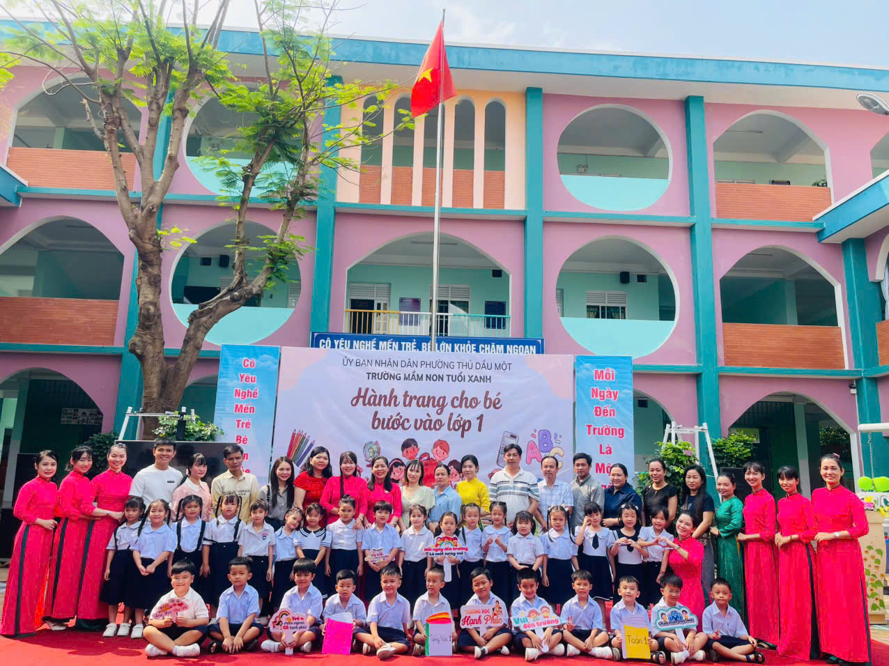 Chương trình "Hành trang cùng con vào lớp một"